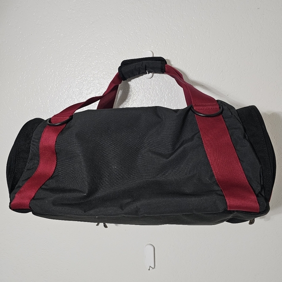 Eddie Bauer Red & Black Duffel Gym Bag Travel Overnight Weekender - Picture 5 of 6